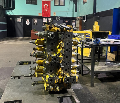 Komatsu,Komatsu Ankara,Poyraz Grup İş Makinaları, Komatsu İş Makinaları Orjinal Yedek Parça, Komatsu İş Makinaları Tamir Bakım Onarım, Komatsu İş Makinaları Servis, Komatsu İş Makinaları Alım Satım, Komatsu İş Makinaları Hidrolik Sistem Temizliği Bakım Onarım, Komatsu Hidrolik Pompa Tamir Bakım Revizyon, Komatsu Hidrolik Valf Tamir Bakım Revizyon, Komatsu Hidrolik Kule Motor Tamir Bakım Revizyon, Komatsu Motor Tamir Bakım Revizyon, | Komatsu Şanzuman Tamir Bakım Revizyon, Komatsu Diferansiyel Tamir Bakım Revizyon, Komatsu Selonoıd Valf Tamir Bakım Revizyon, İş Makinaları Yedek Parça, Yedek Parça Satış, Yedek Parça Servis, Hidrolik Sistemler, Hidrolik Pompa, Hidrolik Valf, Hidrolik Kule Motorları, Hidrolik Yürüyüş Motorları, Fan Motoru, Fan Pompası, Pistonlu Tip Pompalar, Dişli Tip Pompalar, Swivel Joint  Kısmı, Revizyonlu Hidrolik Pompa, Revizyonlu Hidrolik Valf, Hidrolik Pompa İç Grup, Hidrolik Valf Yedek Parçaları, Hidrolik Pompa Yedek Parçaları, Hidrolik Yedek Parçalar, Kule Motor Satışı, Selenoid Valfler, Bobinler, Müşürler, Hidrolik Sistem Yedek Parça Tamir Takımları, Hidrolik Silindirler-Liftler